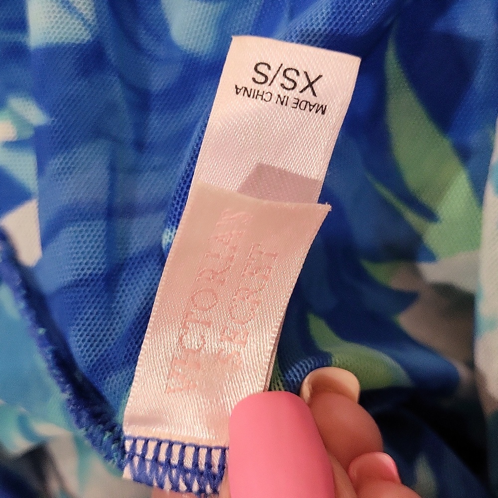 Victoria's Secret Swimsuit Coverup - Picture 10 of 12